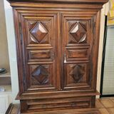 LOUIS XIII CABINET IN DIAMOND-TIP WALNUT 2 DOORS FROM THE 18TH CENTURY
