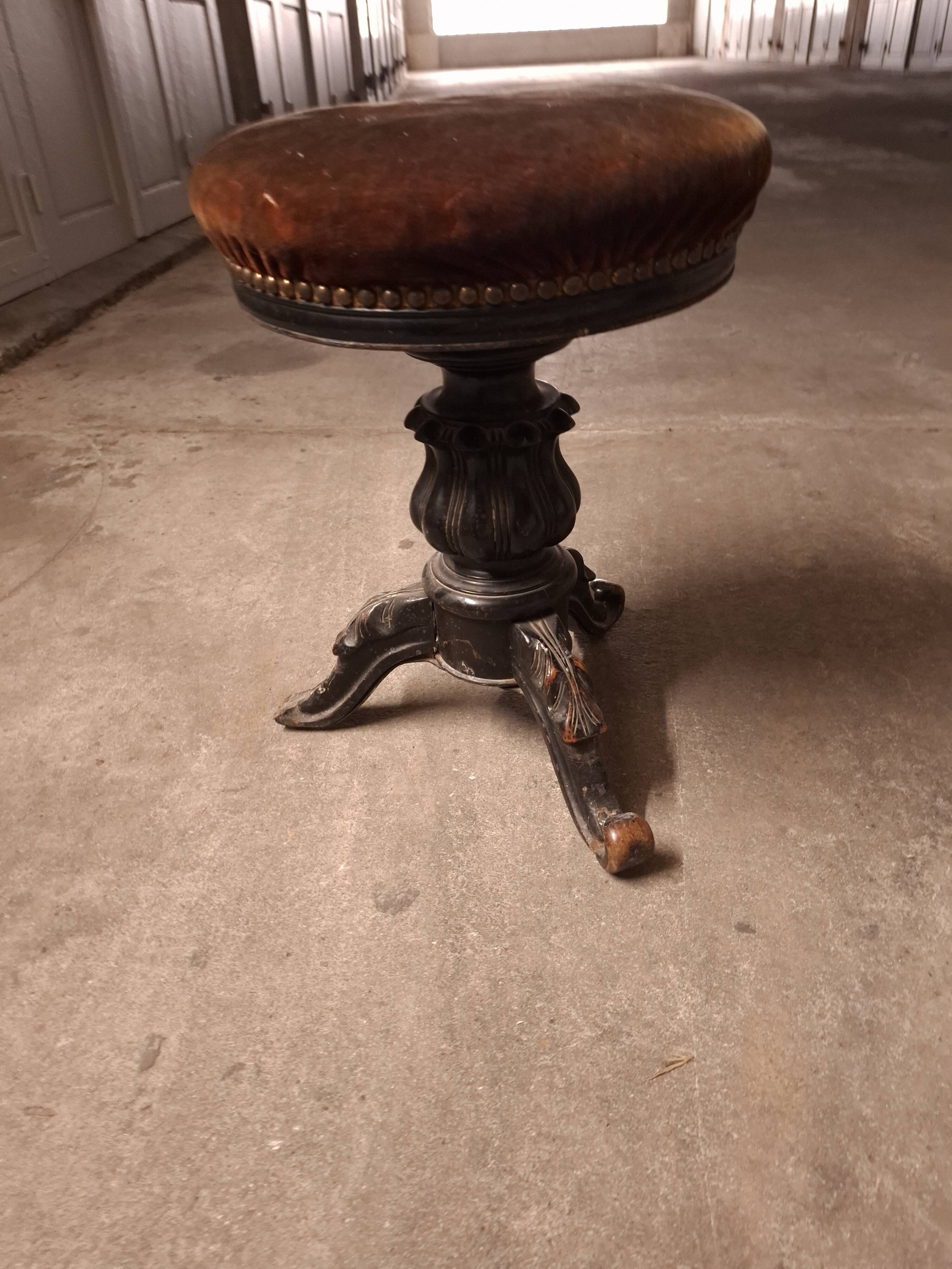 NAPOLEON III PIANO STOOL