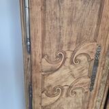 Armoire d'époque Louis XV 18éme en chêne et noyer massif Aérogommer