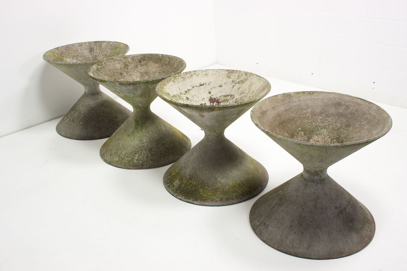 Willy Guhl Industrial Diabolo Planters