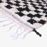 Black and white checkered rug - 193 x 117 cm