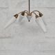 Lustre en laiton et opaline blanche