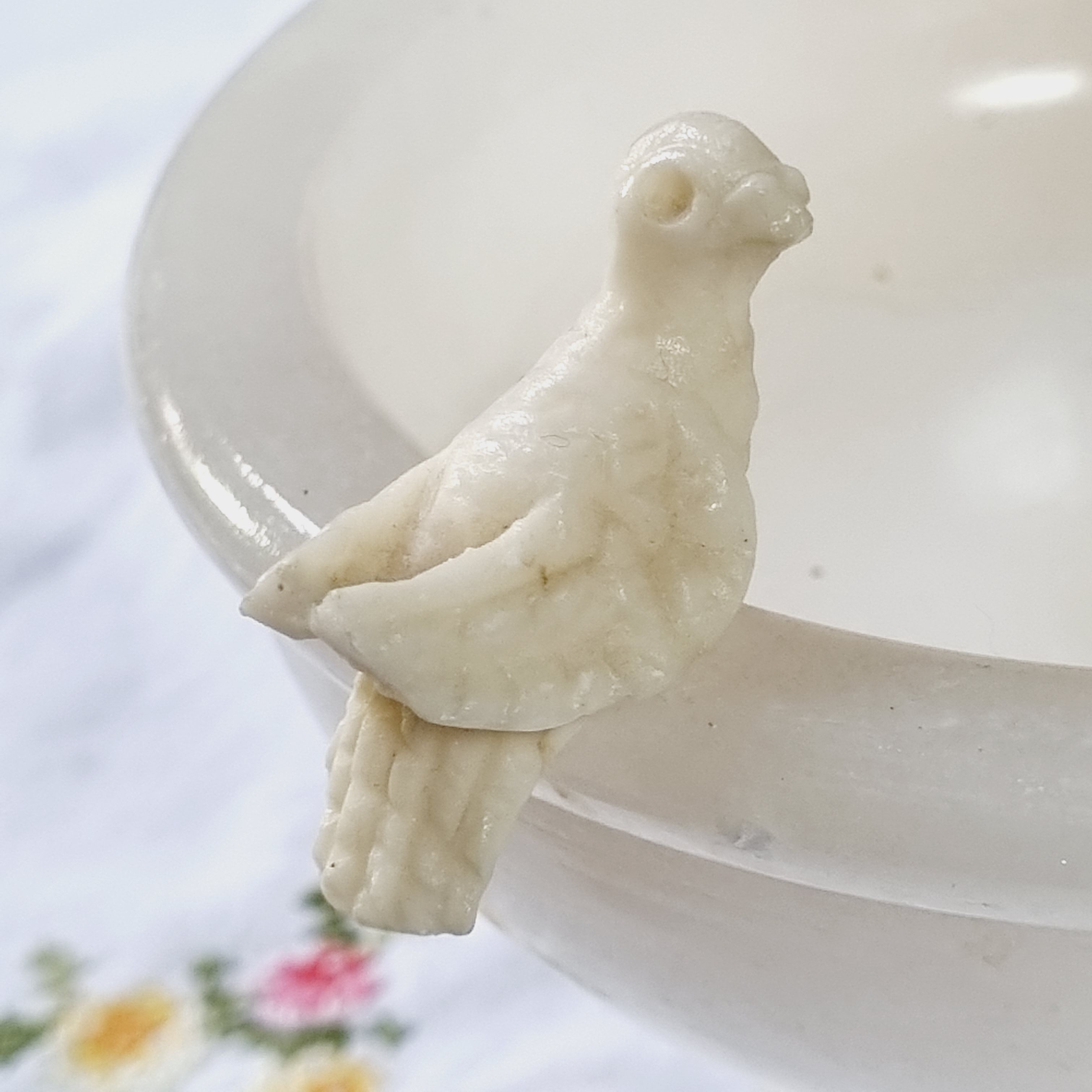 Alabaster cup with 3 doves
