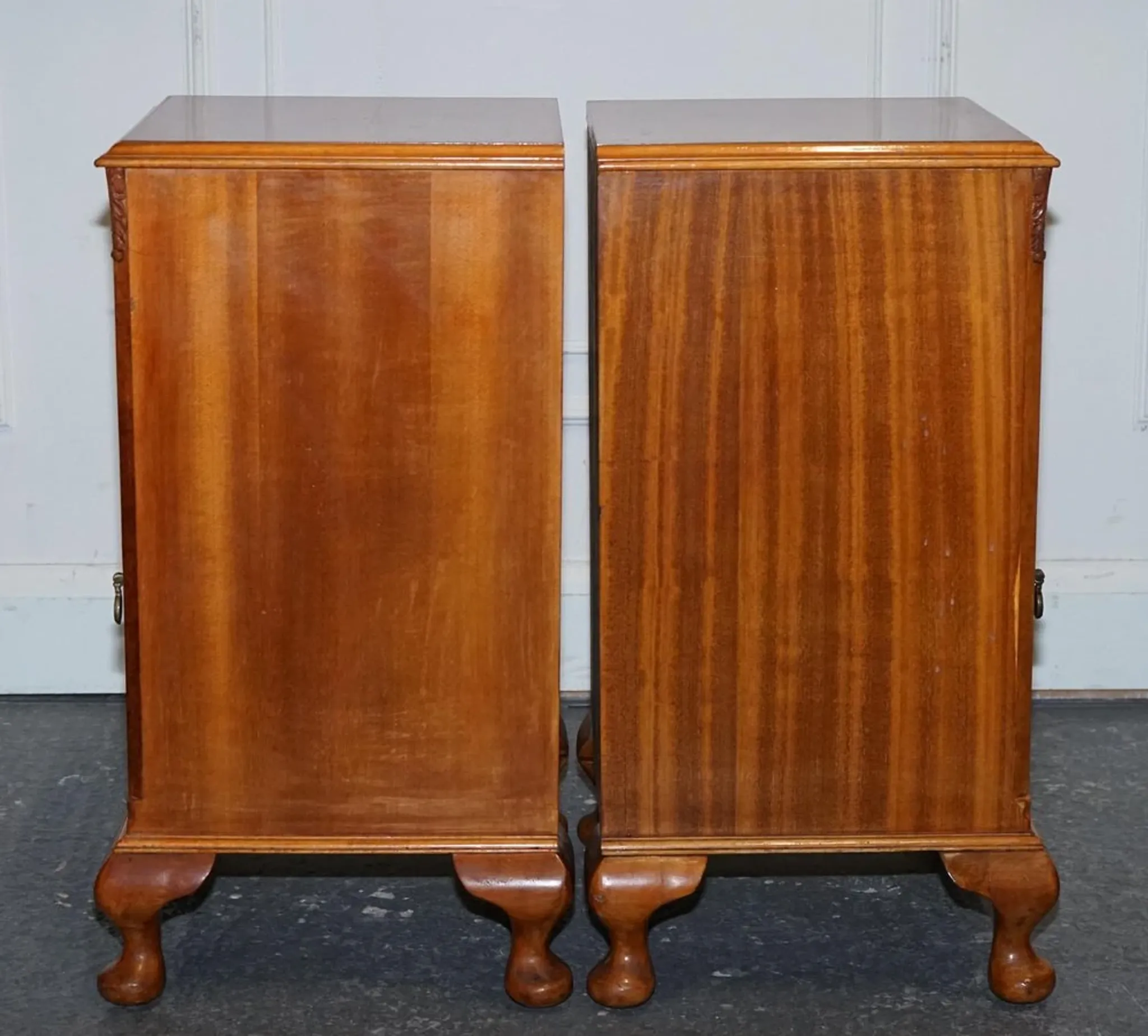 Art Deco Nightstands in Walnut, 1920s, Set of 2