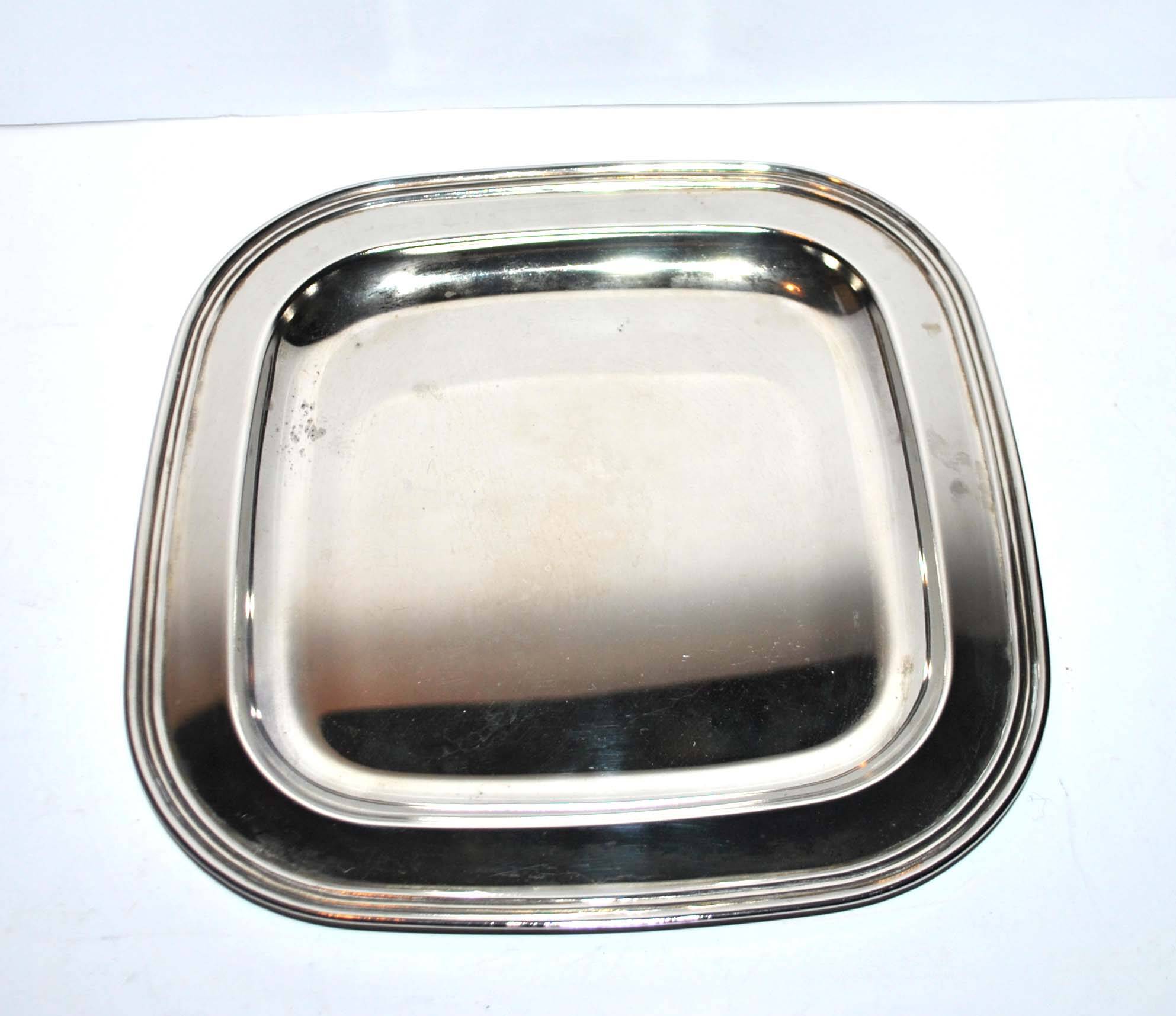 Plateau carré vintage en métal argenté - plat bordure filet 24cm