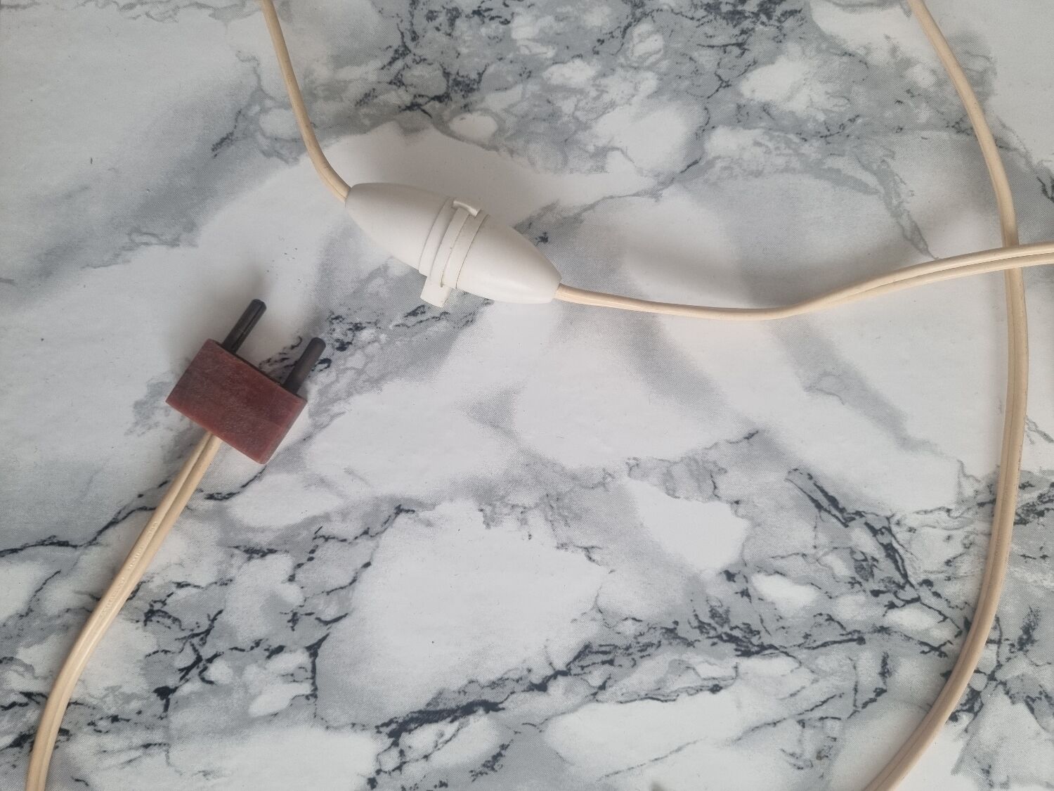 Lampe à poser en albatre vintage