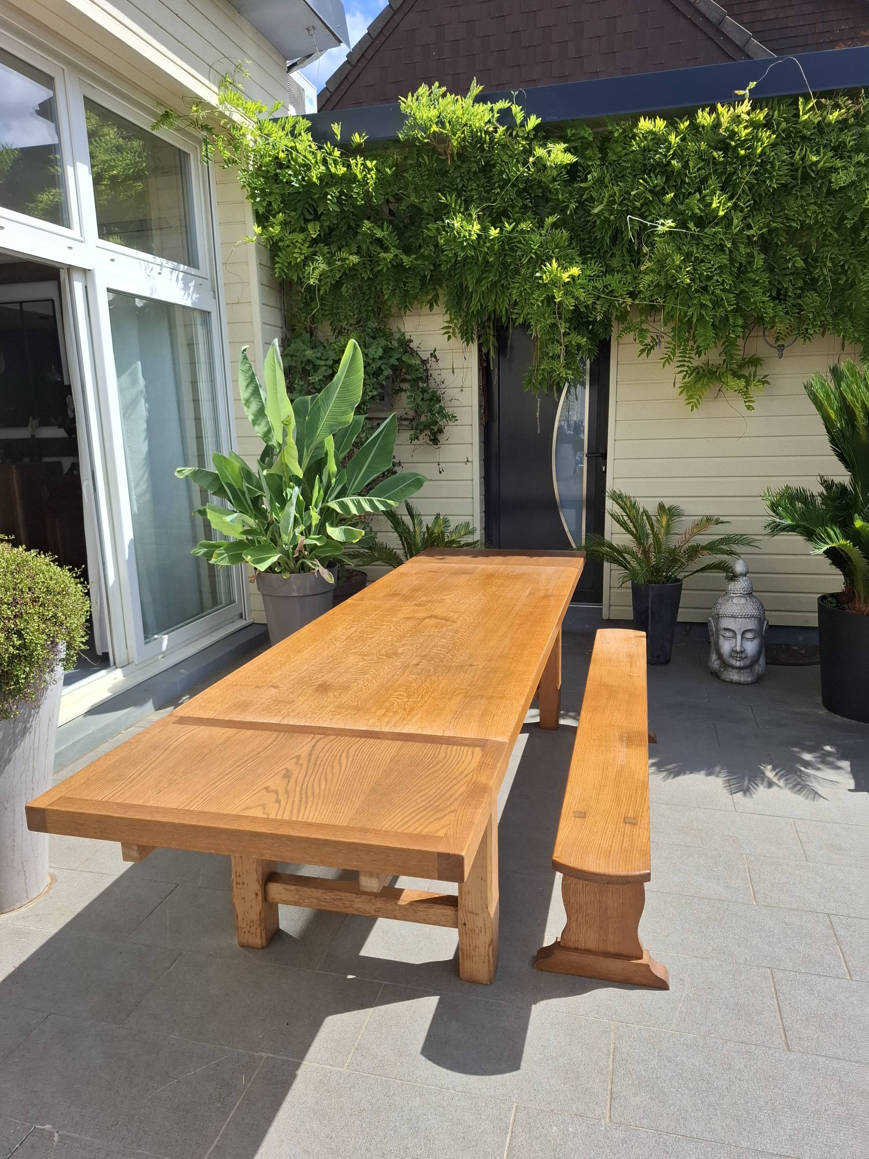 Grande table de ferme avec son banc