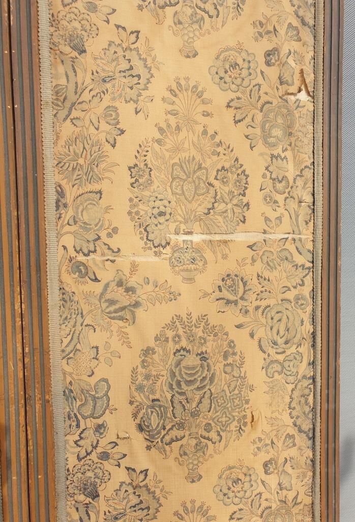 Screen 4 fronts of Indian wood and fabrics and silk at the end of the 19th century