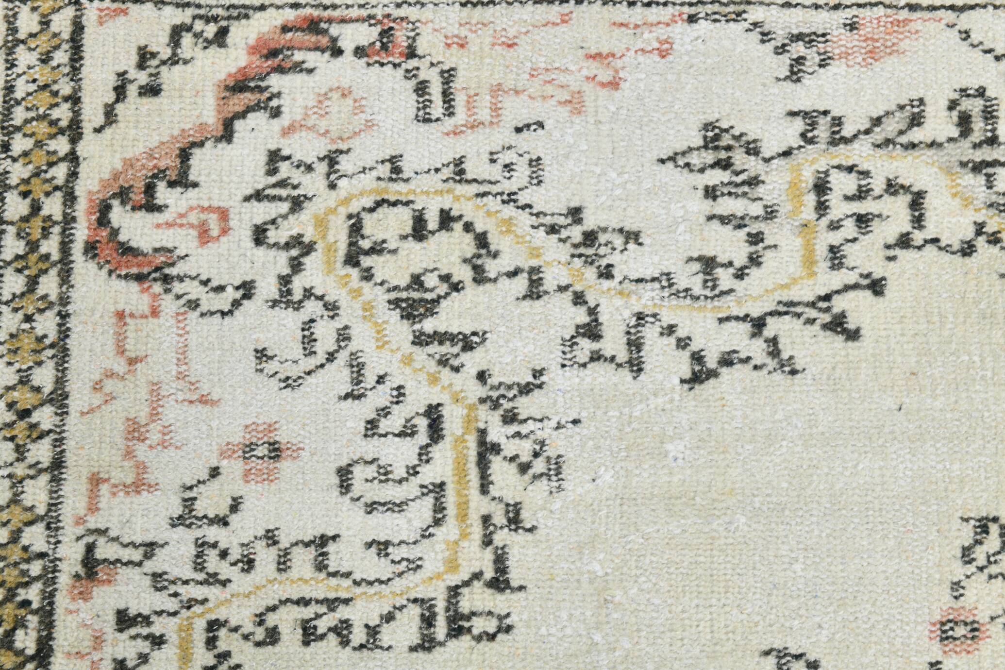 6x9 Persian Classic Cream & Black Vintage Rug, 183x287Cm