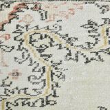 6x9 Persian Classic Cream & Black Vintage Rug, 183x287Cm