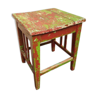 Table brown-red green stool