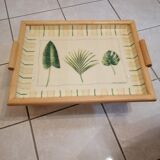 Serving tray with legs