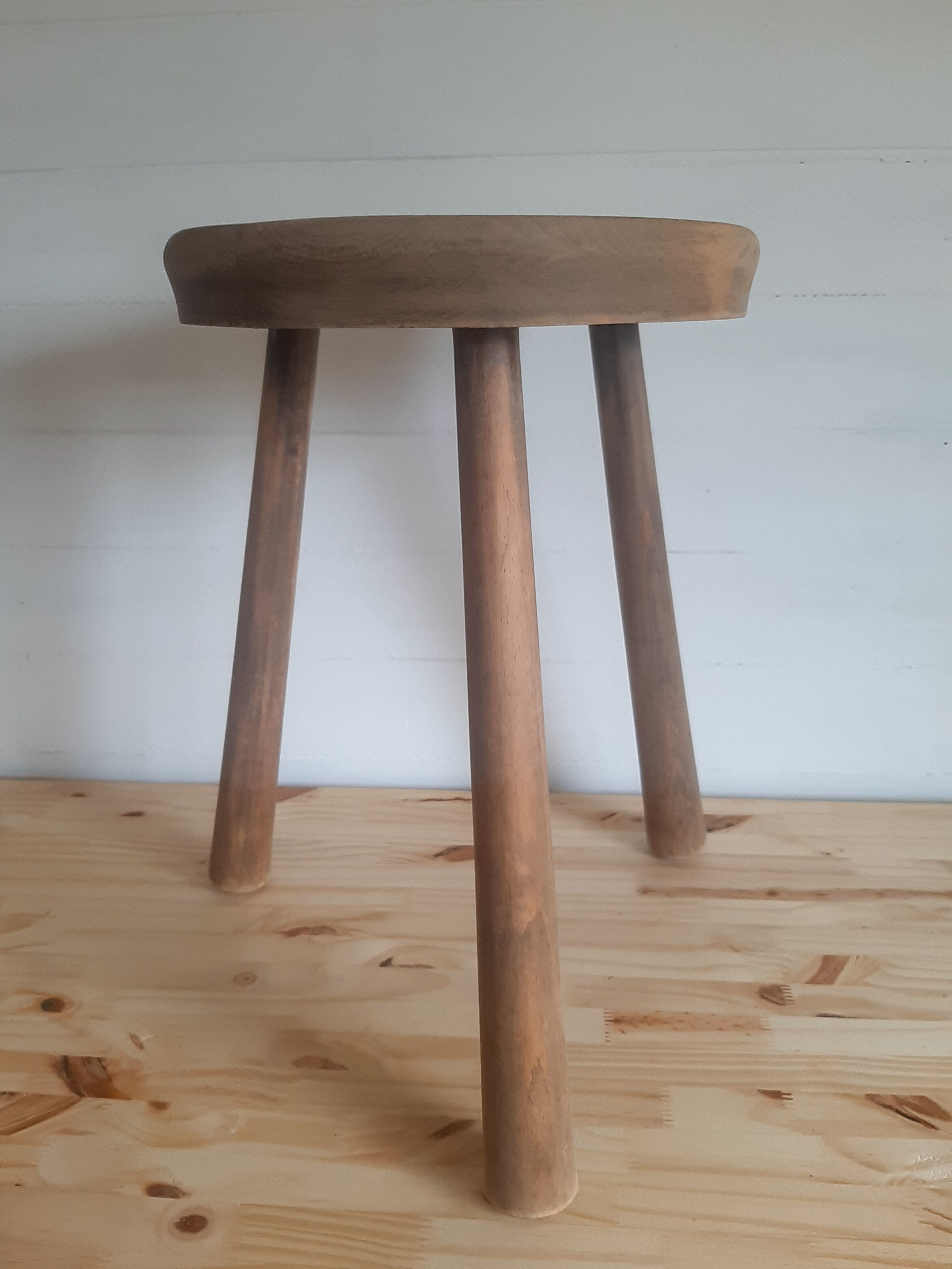 Tripod stool