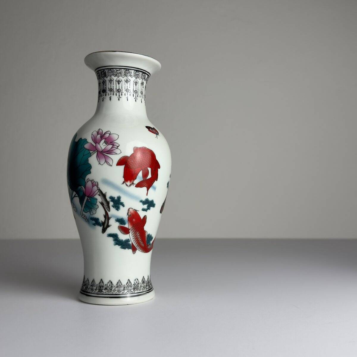 Vintage Chinese export porcelain vase, China, 1970s