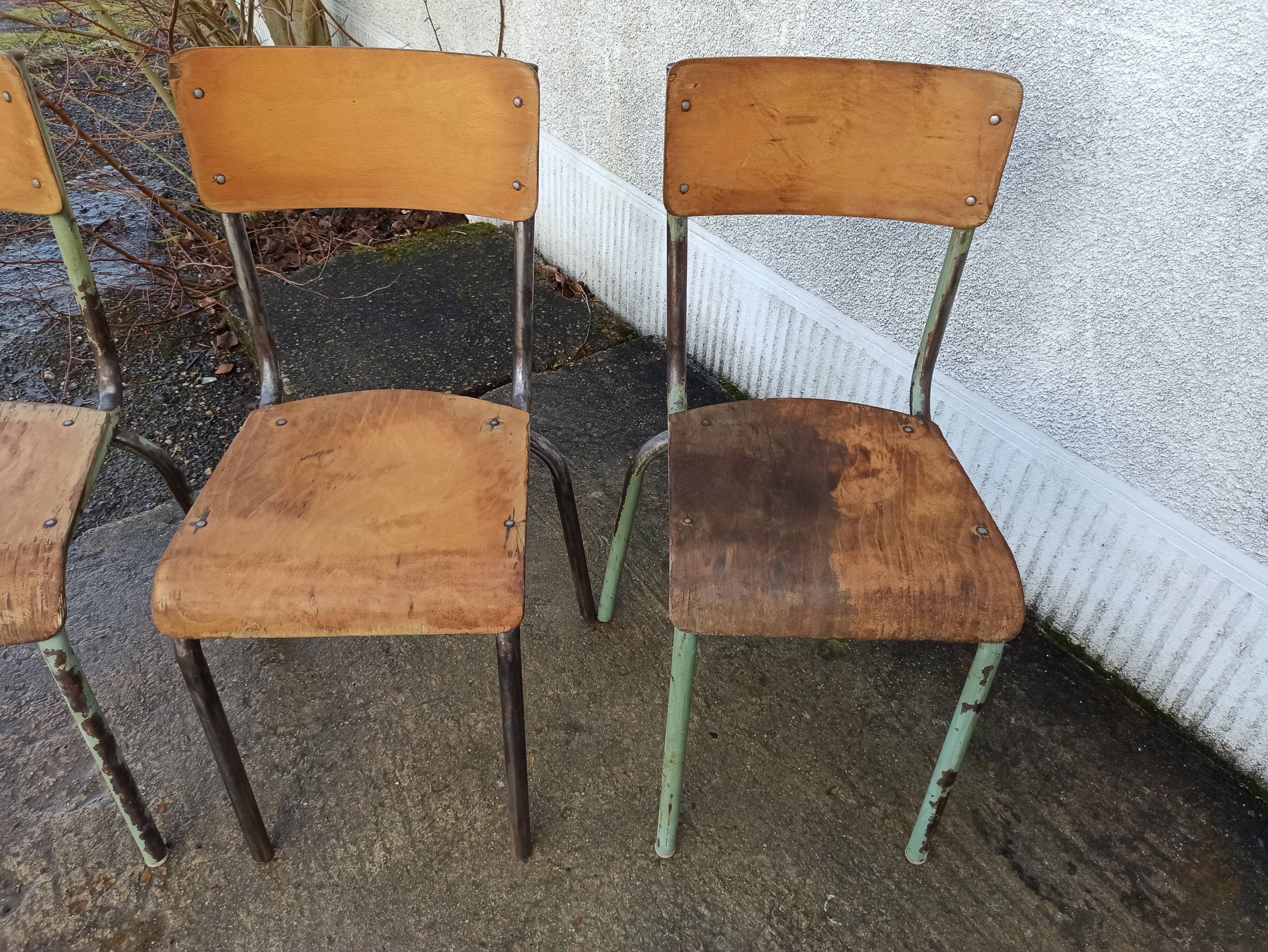 Lot of Mullca-type chairs
