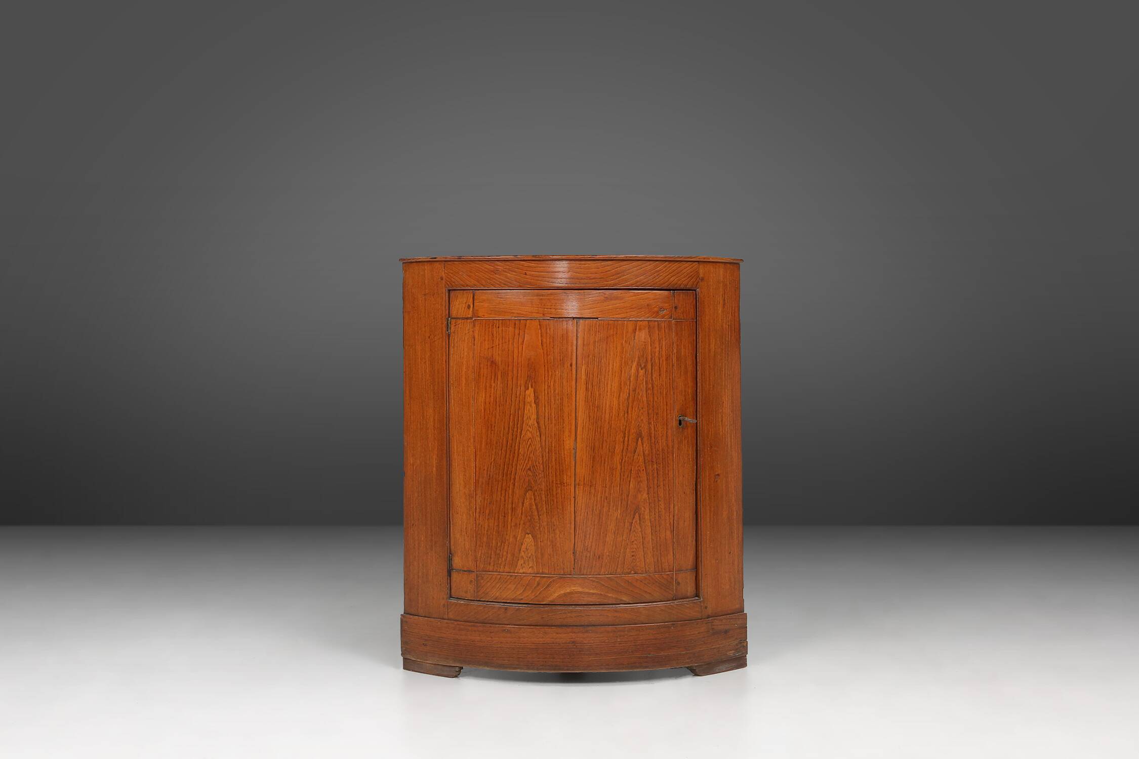 Meuble d'angle antique français avec façade en bois, ca. 1850