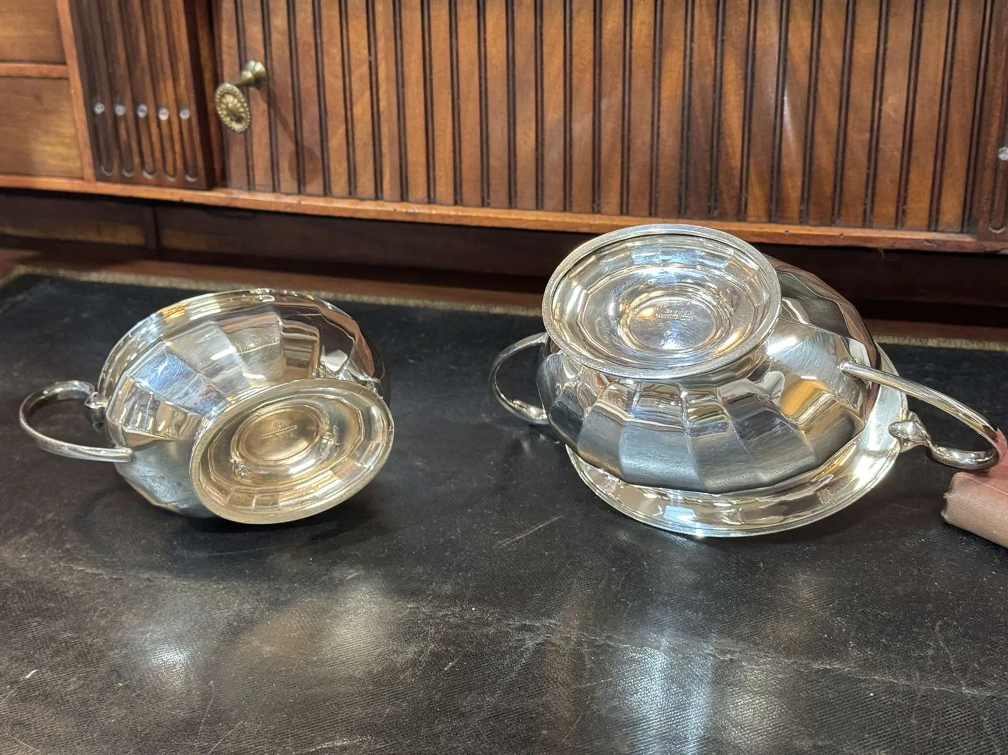 English tea/coffee service from the 1930s in silver-plated metal.