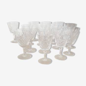 Set of 16 mismatched crystal glasses medium model