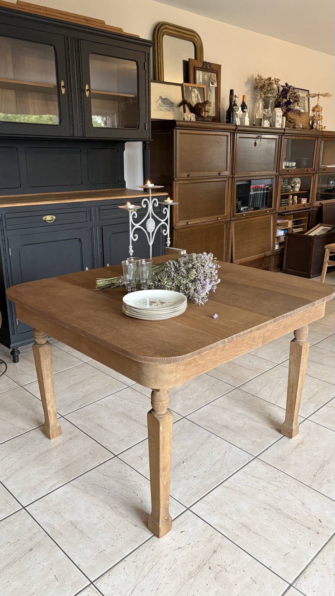 Oak table with extensions