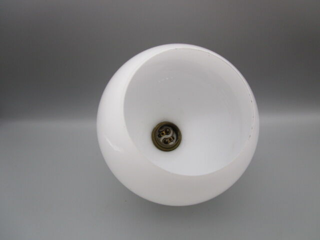 Old art deco wall lamp in opaline and porcelain