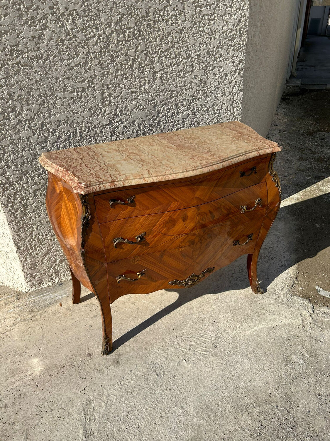 Rosewood chest of drawers