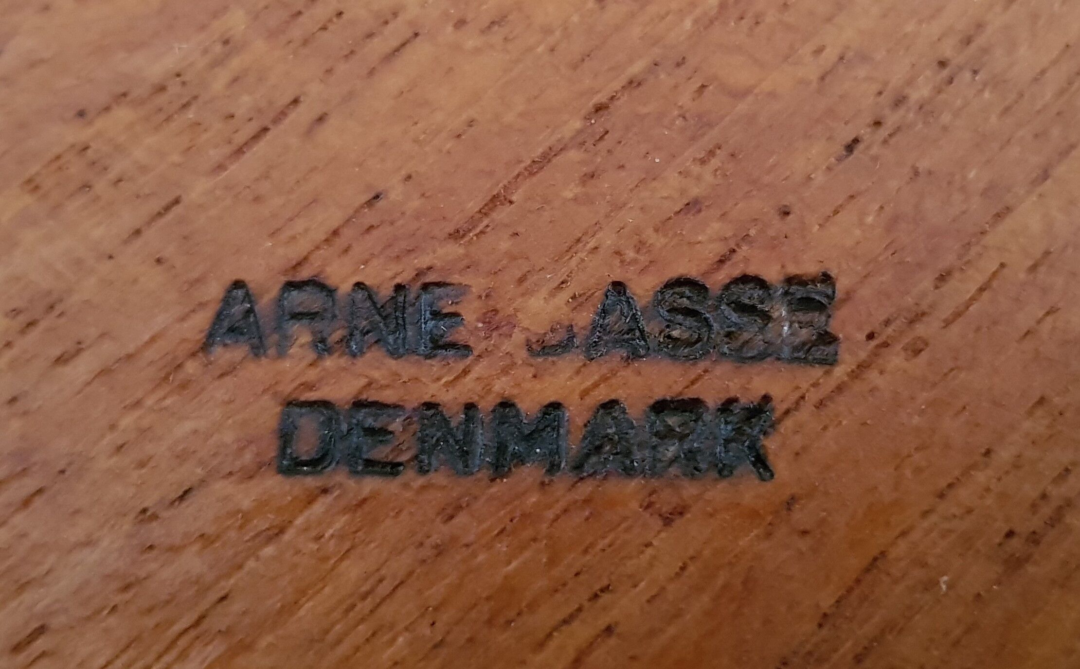 Tripod Scandinavian teak pot cover