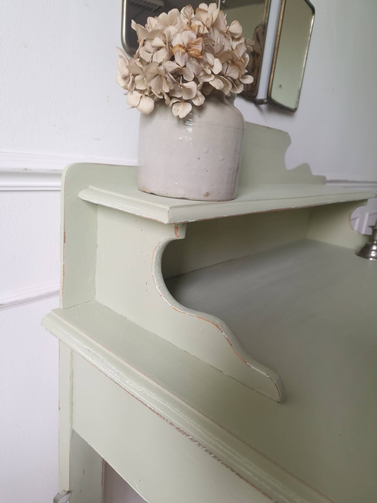 Old dressing table