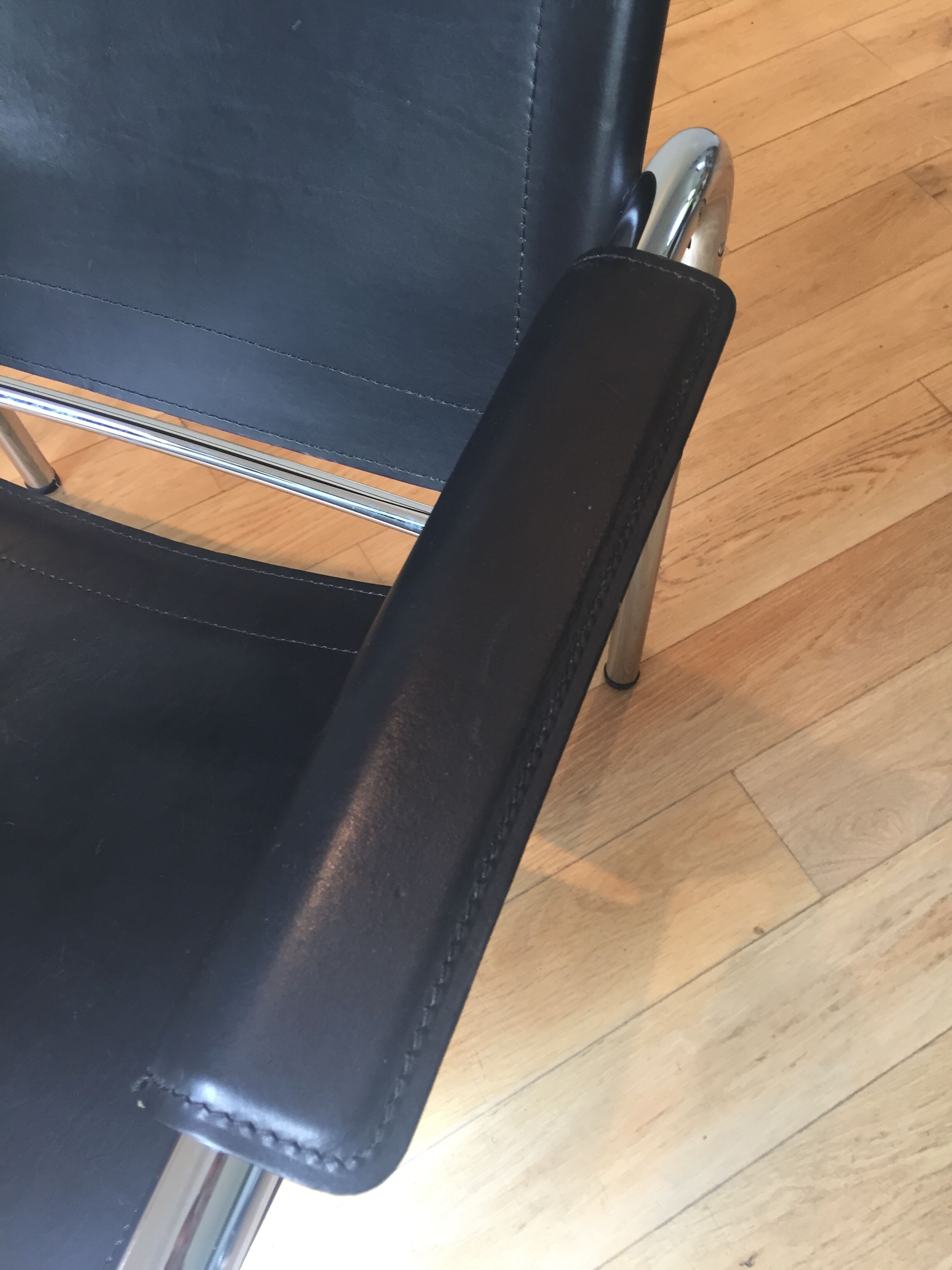 Bauhaus armchair in leather and chrome tubes, 70s 80s