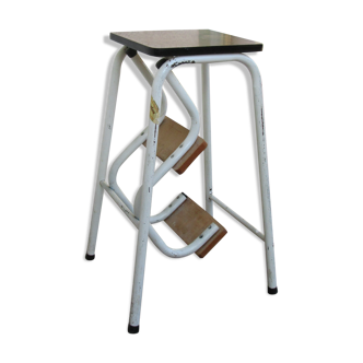 Iron stepss and formica