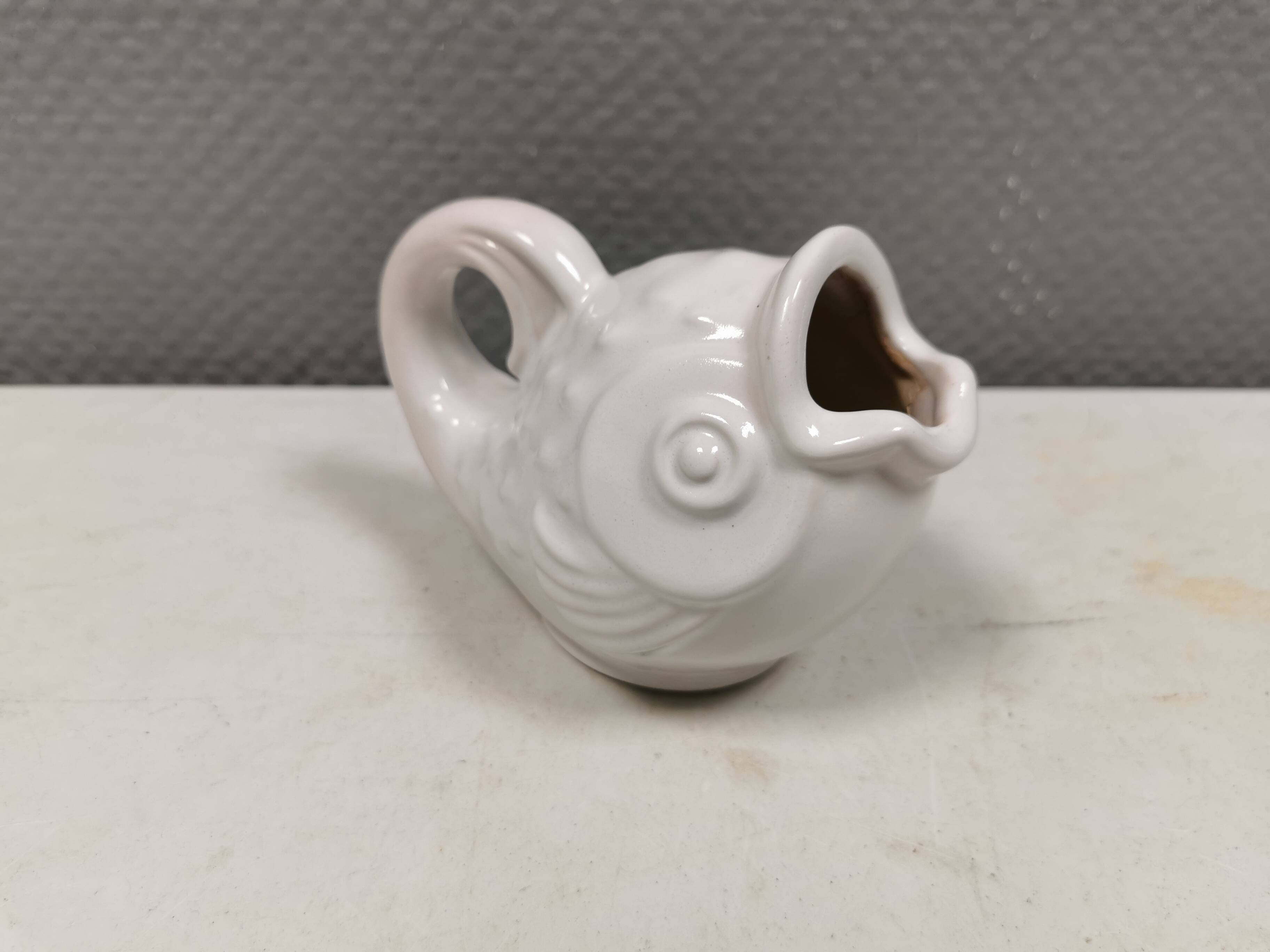 Nice little fish jug/vase, designed by Danish Michael Andersen Bornholm
