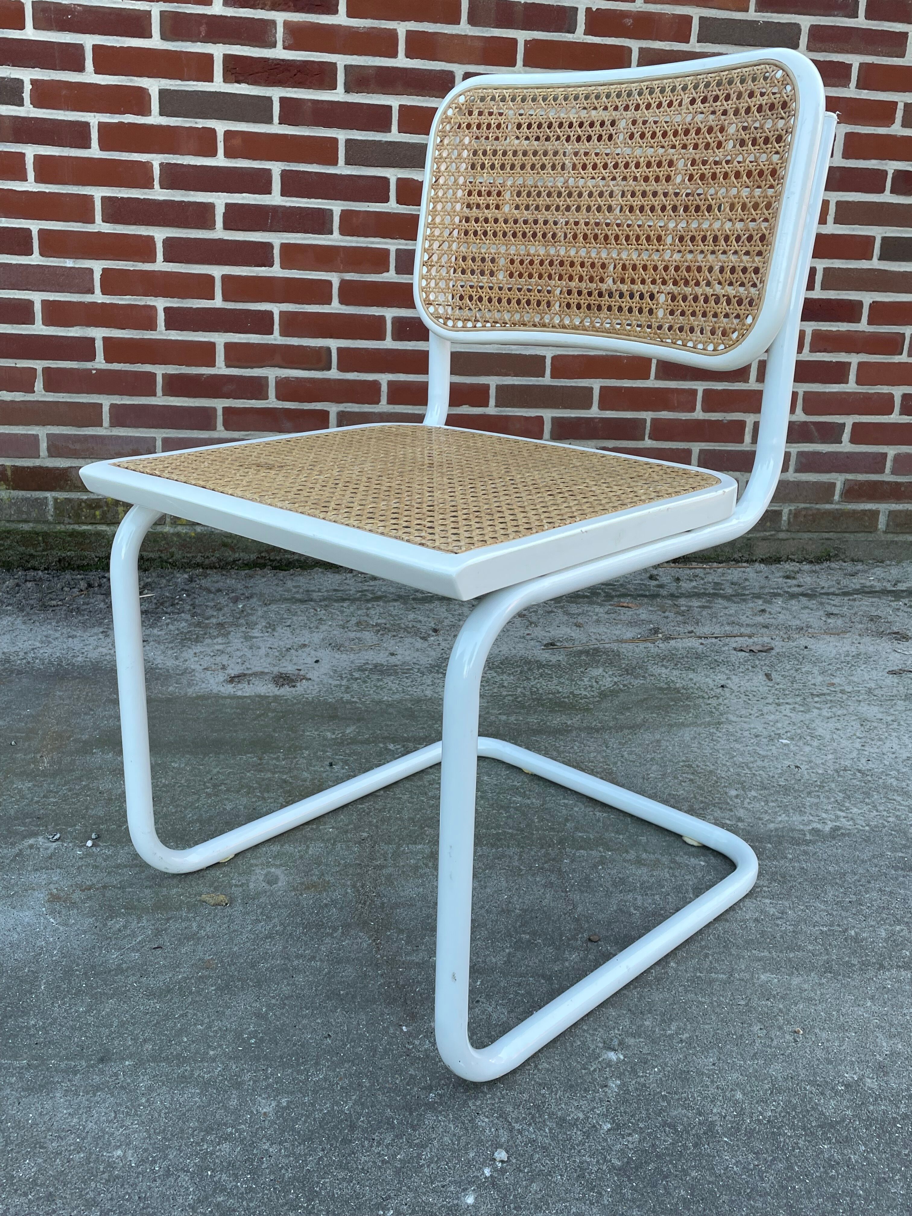 Set of 4 Cesca b32 model chairs in white