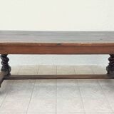 Louis XIII walnut table from the 19th century.