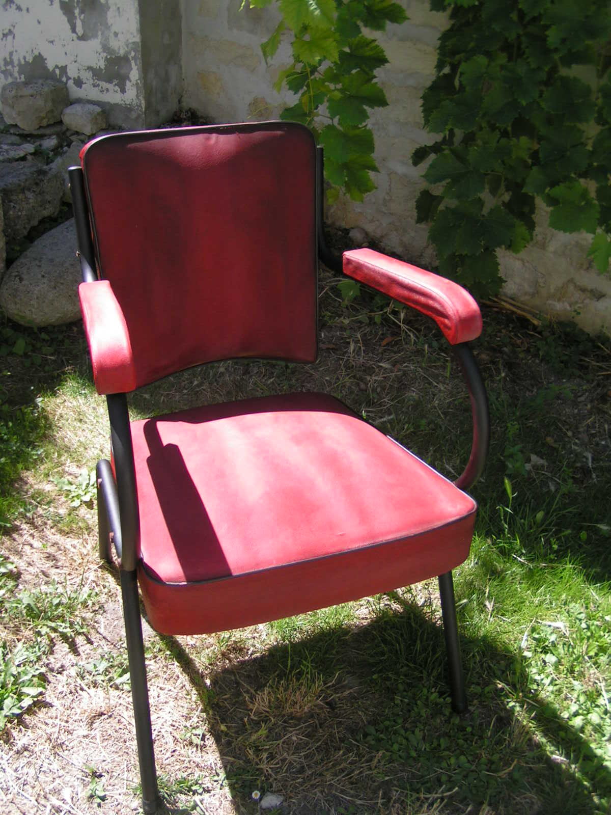 Chaises en skaï rouge années 60