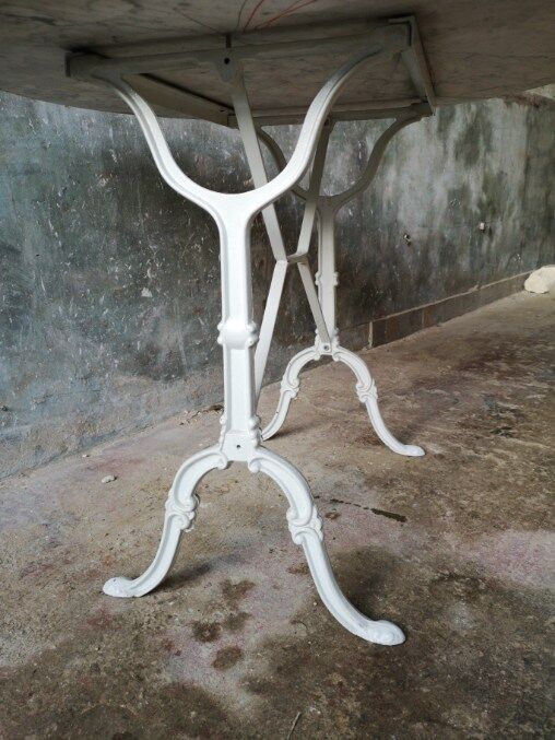 Bistro table