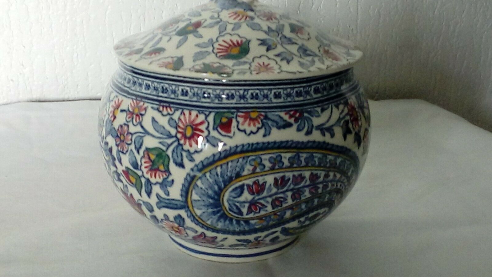 Bonbonniere en faience de gien decor cachemire
