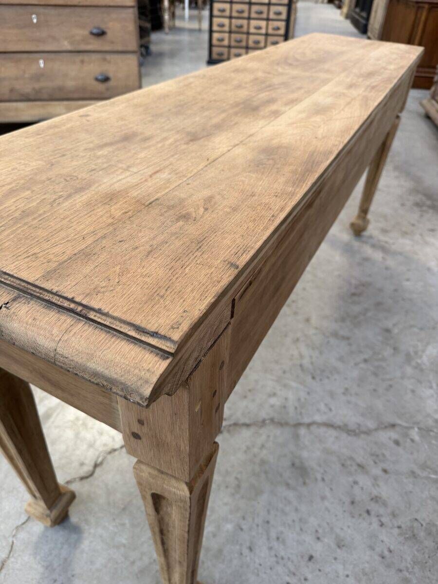 Oak console from the early 20th century.