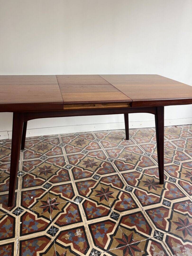 'Milaan' extendable dining table – L. Van Teeffelen for WEBE