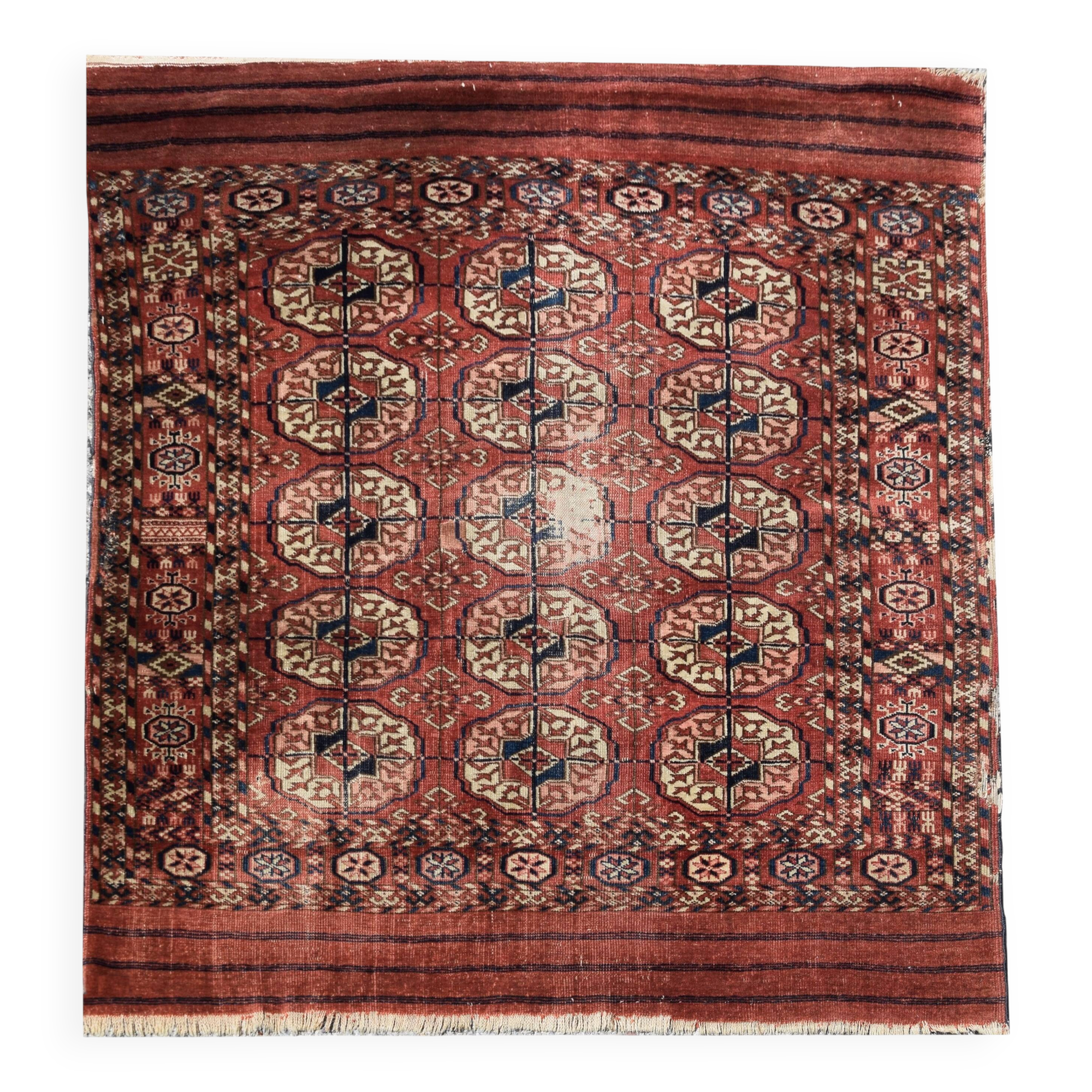 Antique Turkmen Bukhara rug: 0.95 x 1.10 meters