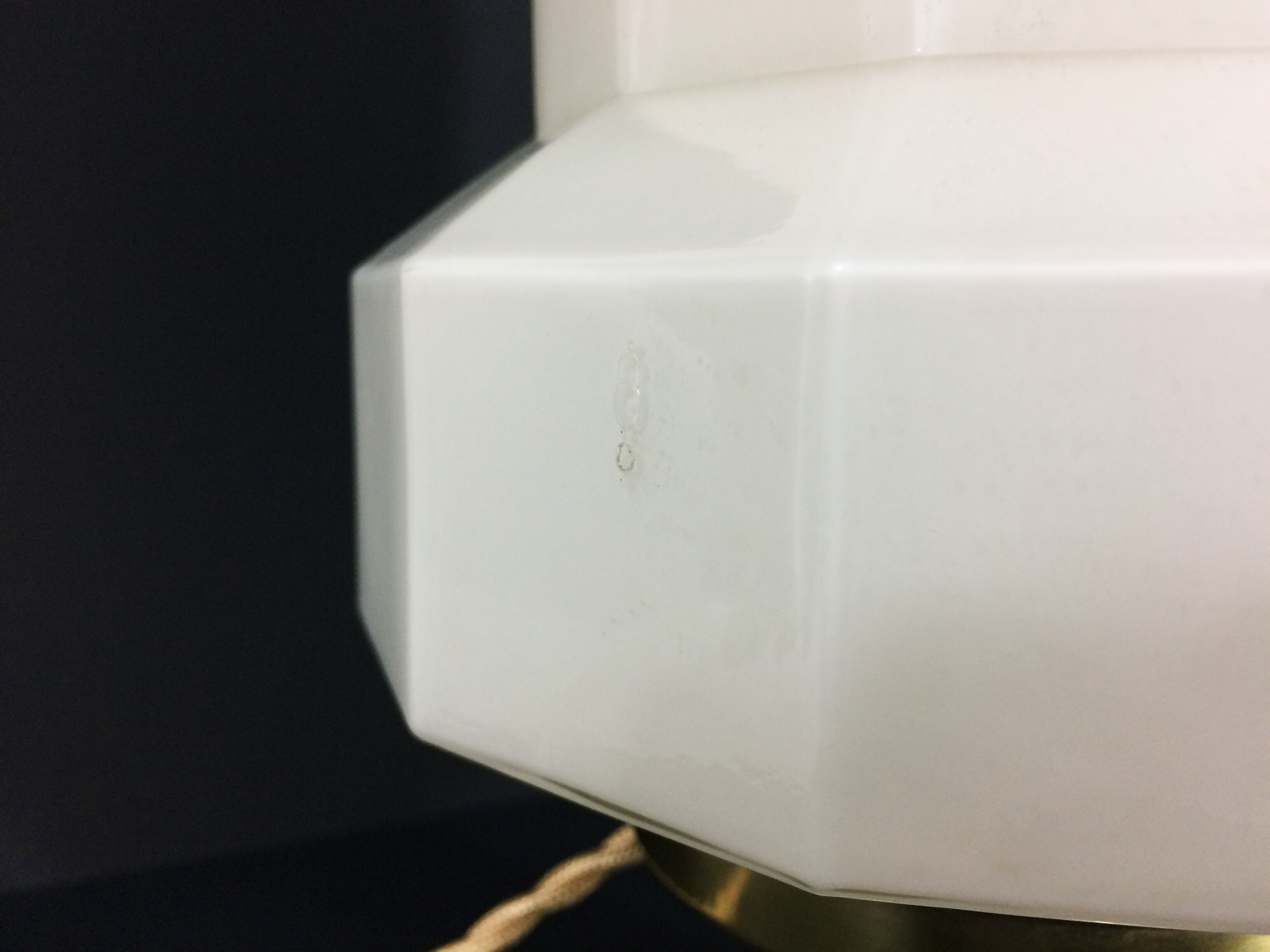 Skyscraper lamp in opaline and brass foot. Globe Art Deco