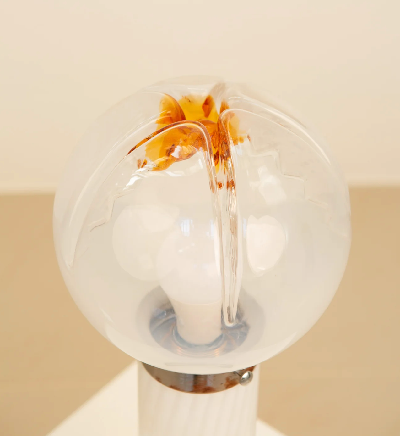 Italian lamp with its head in opaque glass & caramel 70's