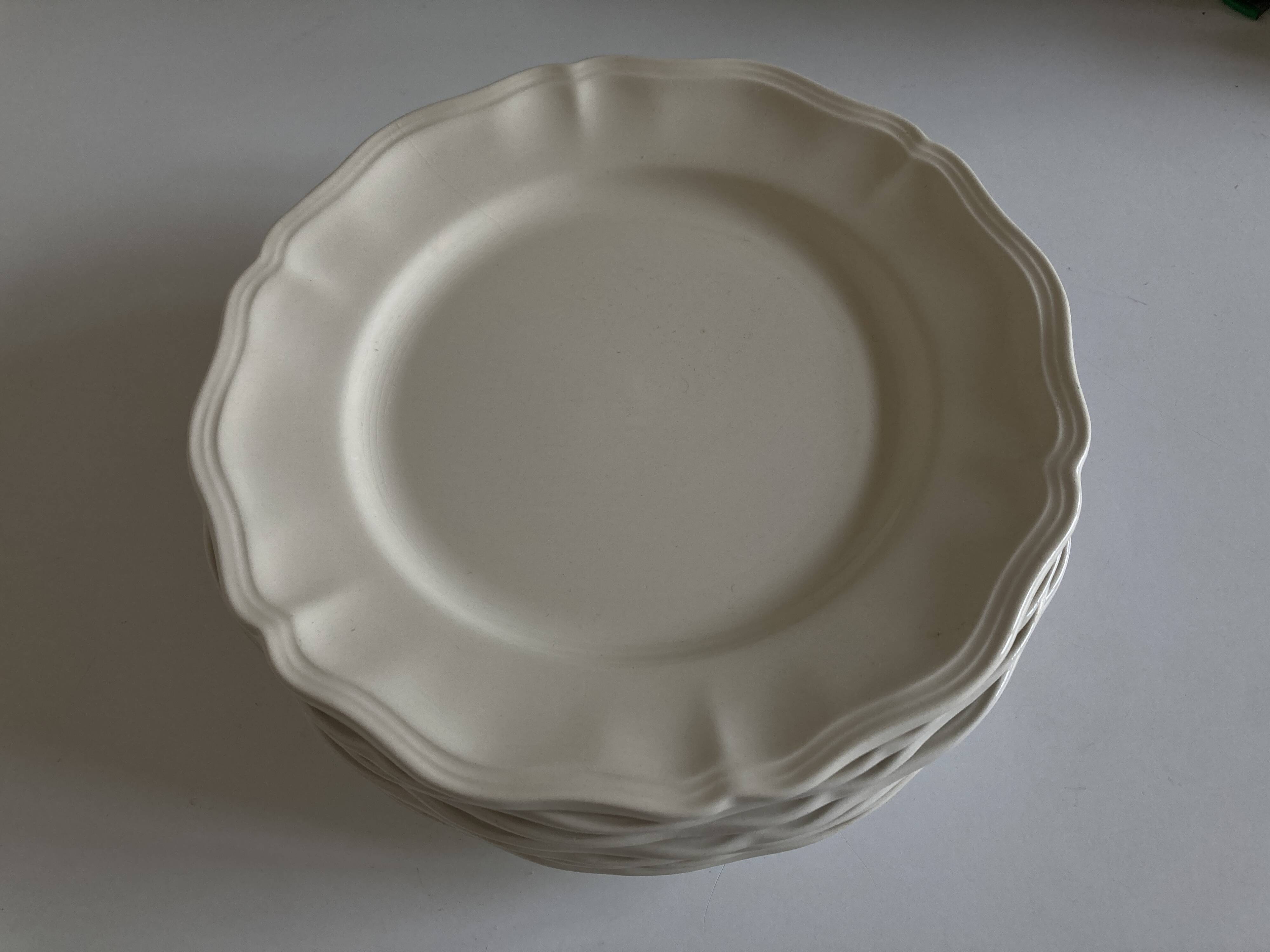 Set of 7 Sarreguemines Ivory plates with gadroons 1960