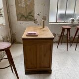 Early 20th century oak trade counter