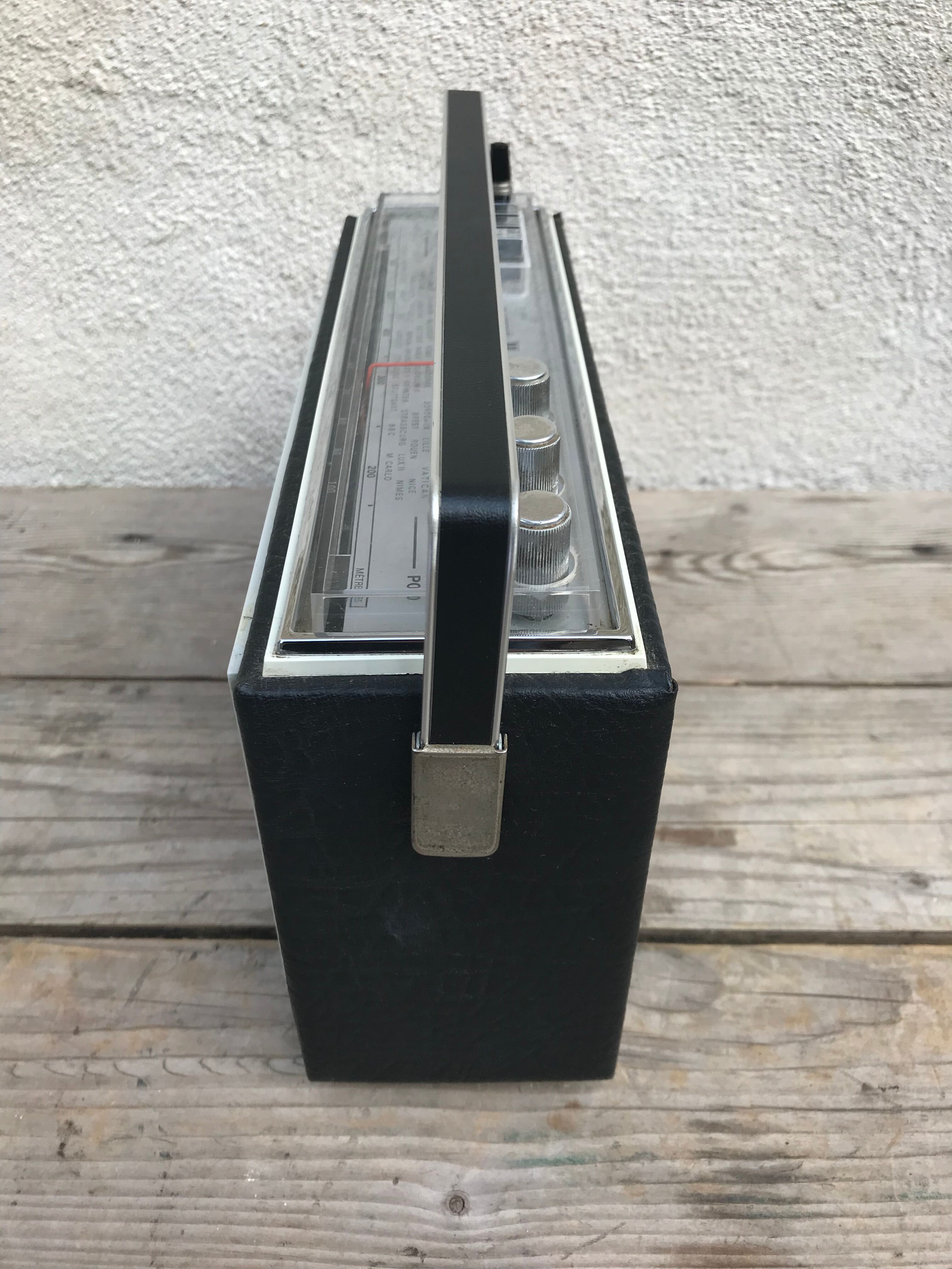 Former radio portable ducretet thomson dt680 70s vintage