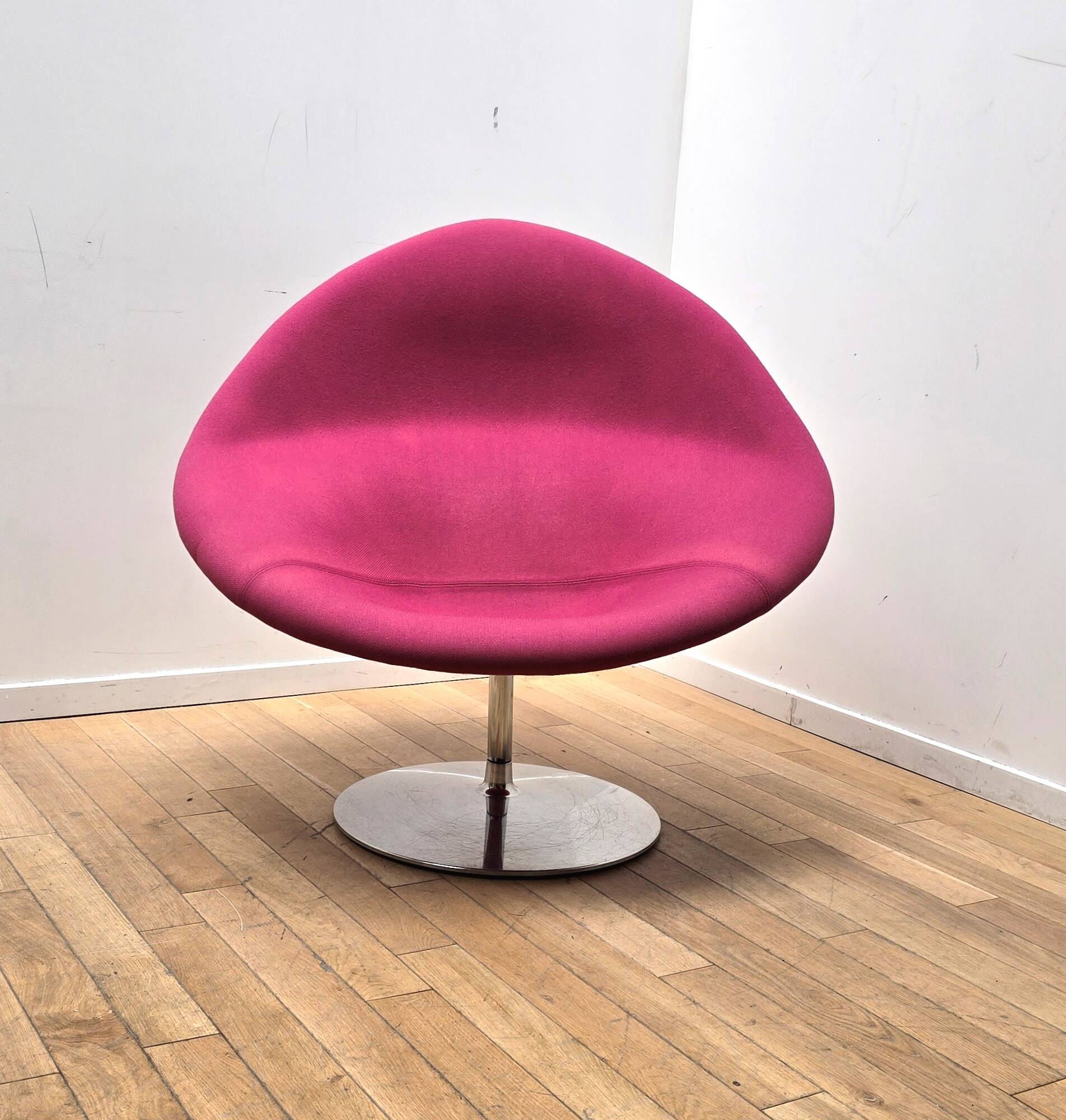 Globe armchair, Pierre Paulin