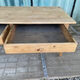 Ancienne table avec  deux grands tiroirs