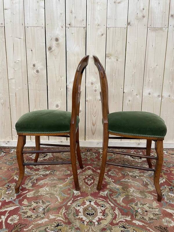 Paire de chaises époque Louis Phillipe en velours vert