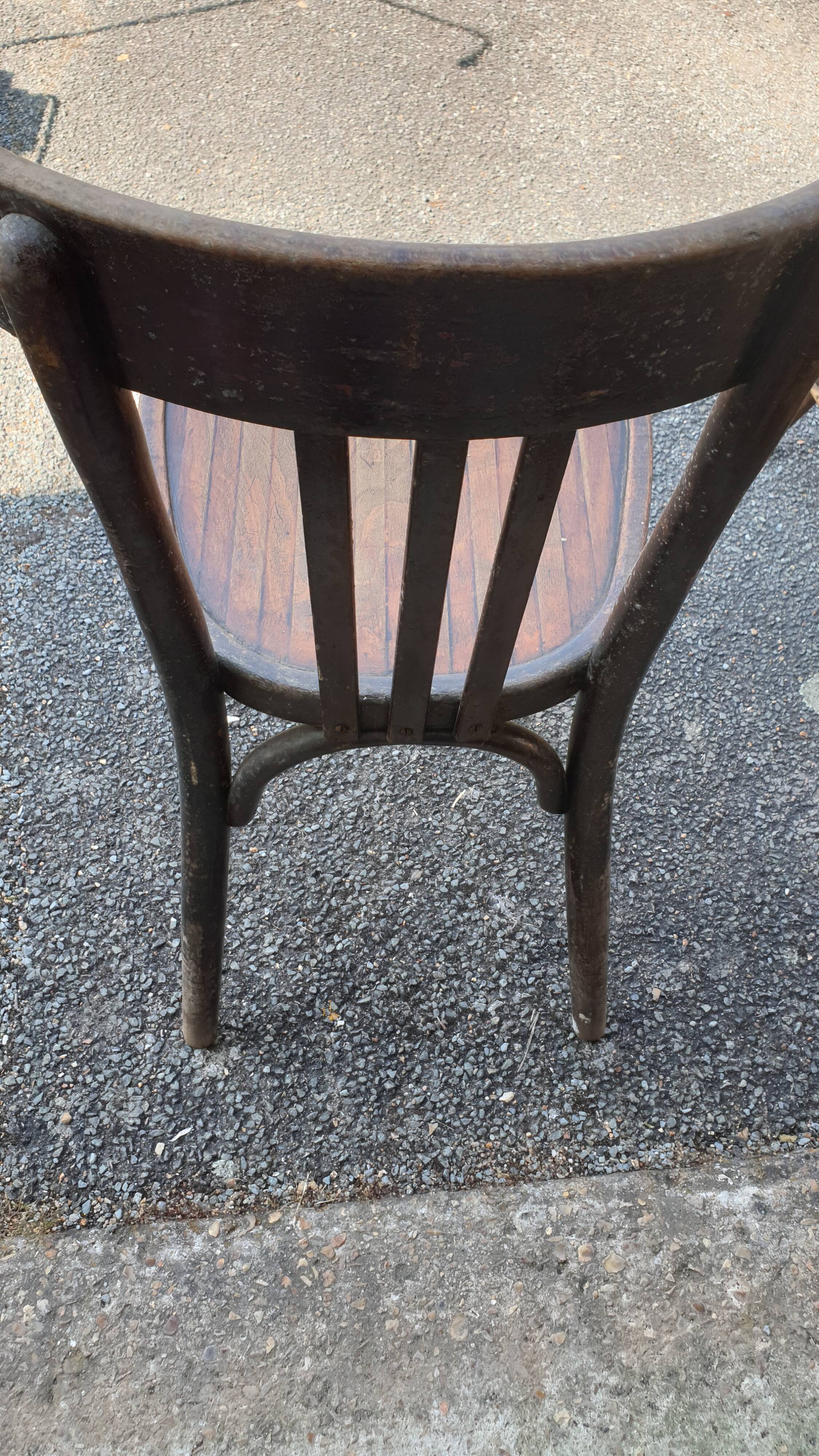 4 bistro chairs 40/50