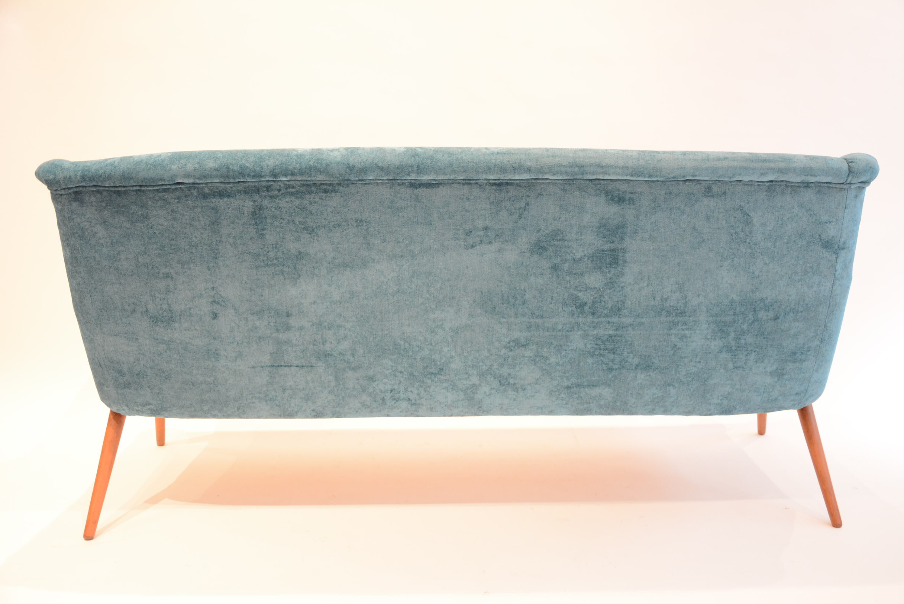 Seat 50's blue duck