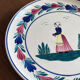 Assiette plate Henriot Quimper motif bretonne
