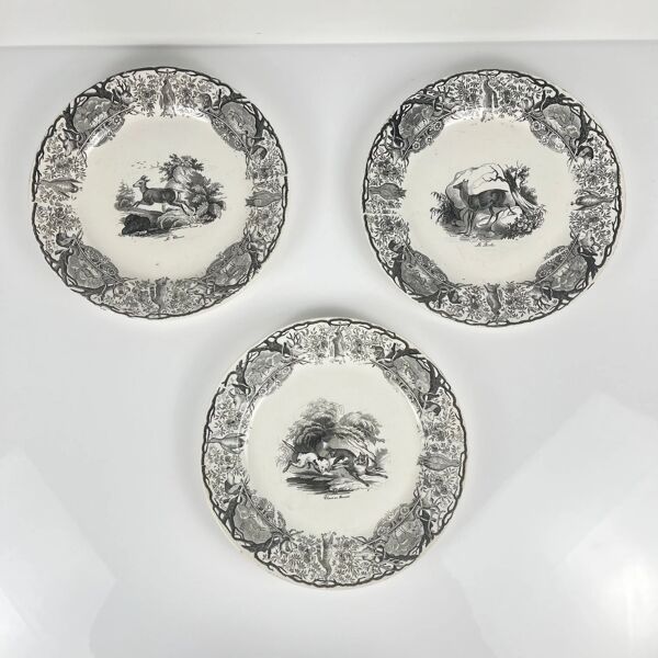 Trio d’assiettes anciennes Sarreguemines U&C décor chasse 1850 - XIXe siècle faïence noire La Biche Chamois Renard